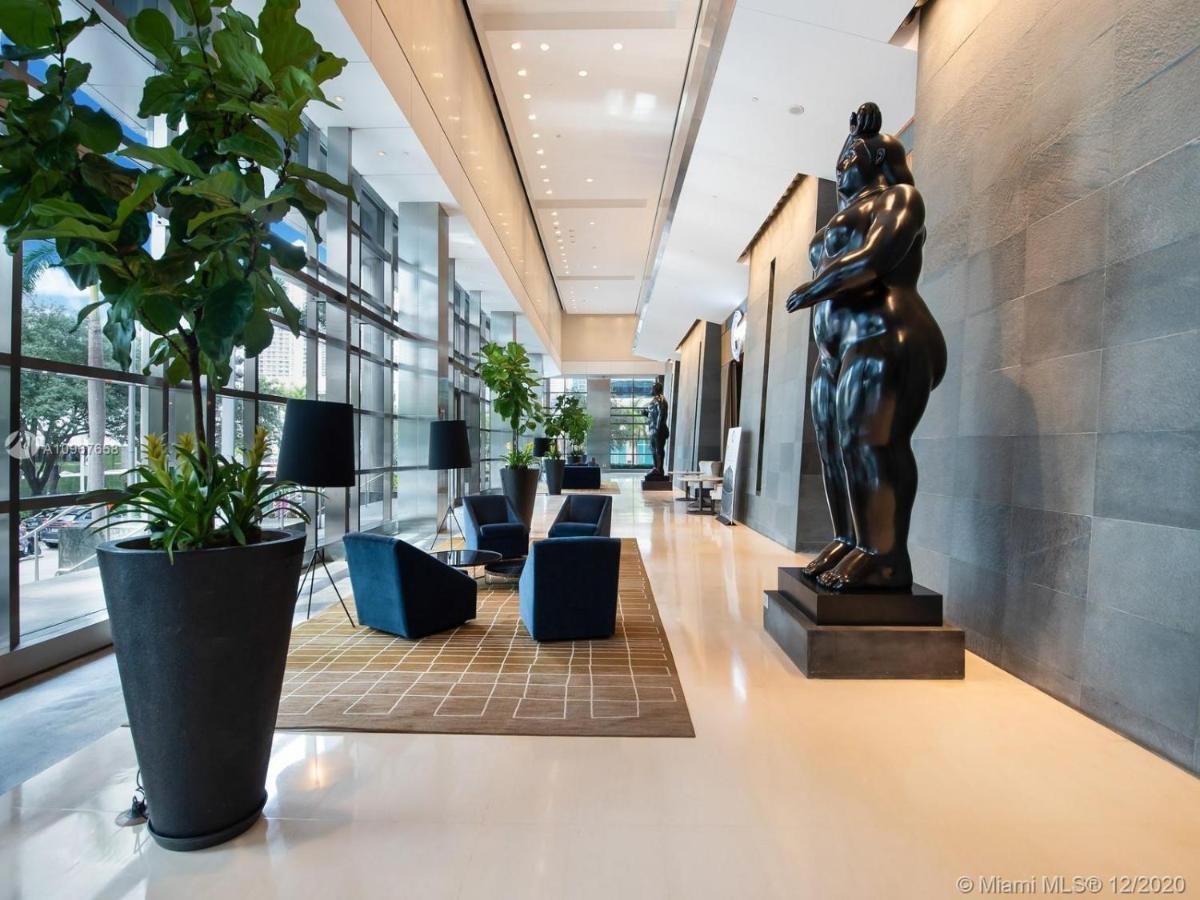 Four Seasons Hotel Miami - Luxury Private Residences Екстериор снимка