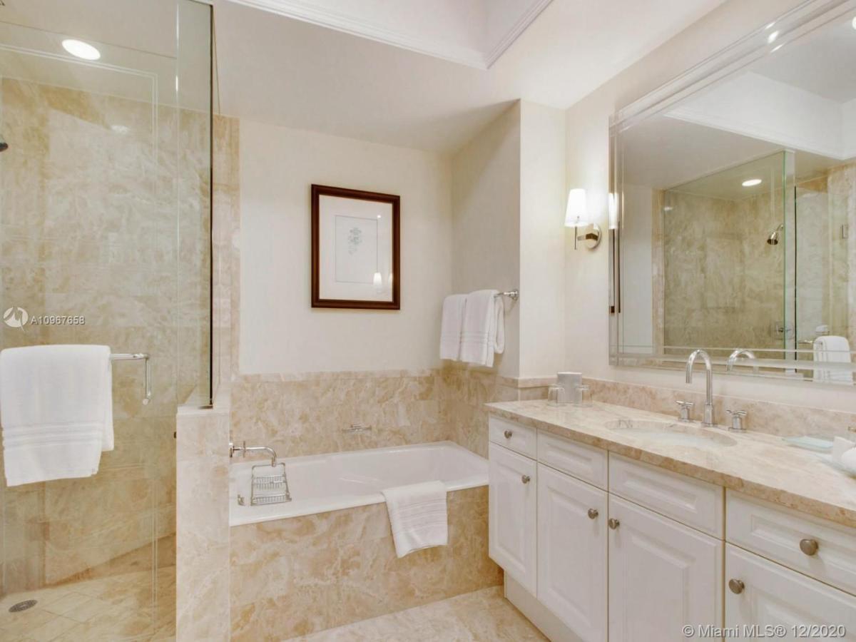 Four Seasons Hotel Miami - Luxury Private Residences Екстериор снимка