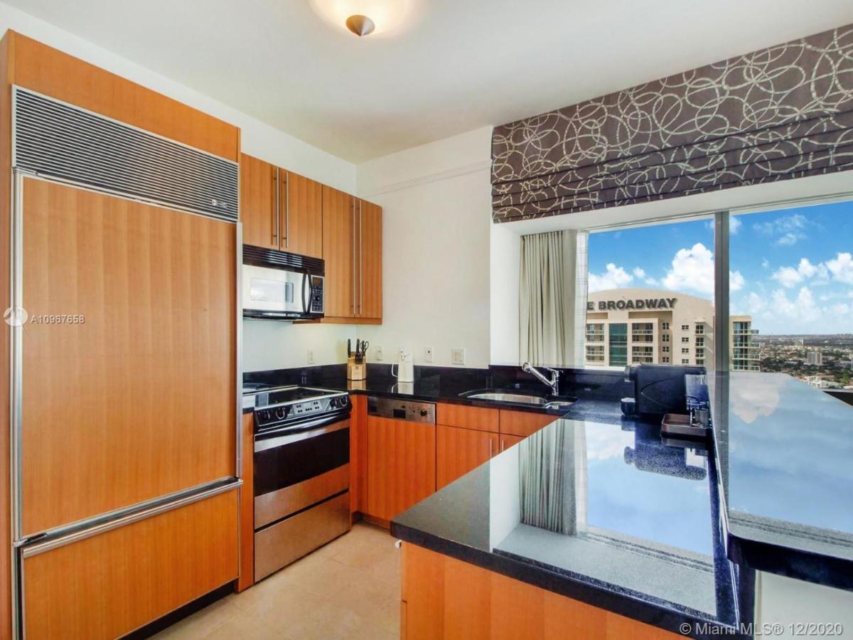 Four Seasons Hotel Miami - Luxury Private Residences Екстериор снимка