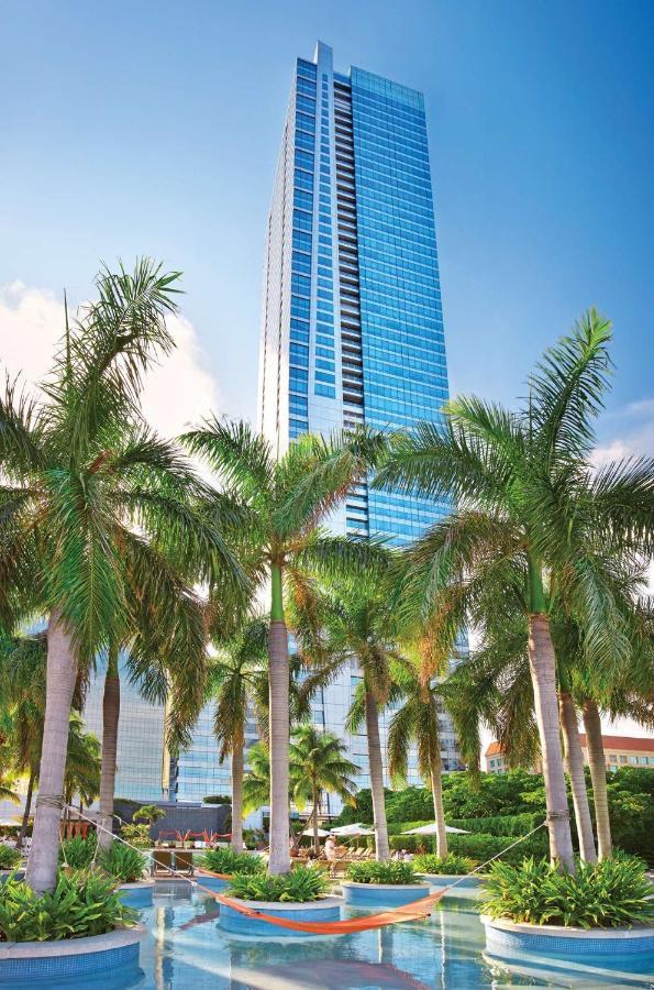 Four Seasons Hotel Miami - Luxury Private Residences Екстериор снимка