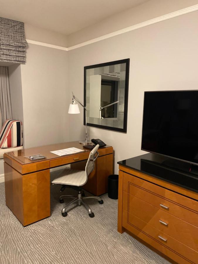 Four Seasons Hotel Miami - Luxury Private Residences Екстериор снимка